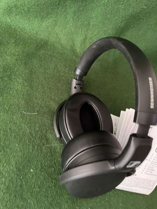 Sennhauser HD 350Bt Model