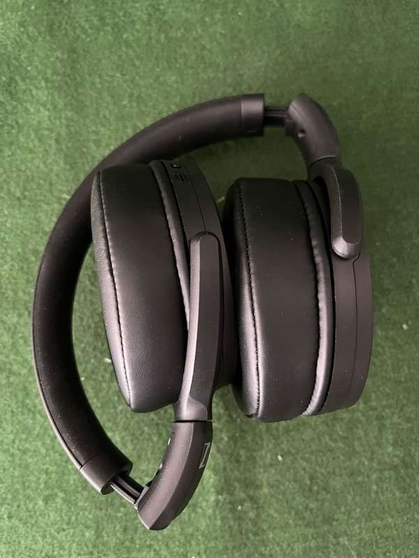 Sennhauser HD 350Bt Model