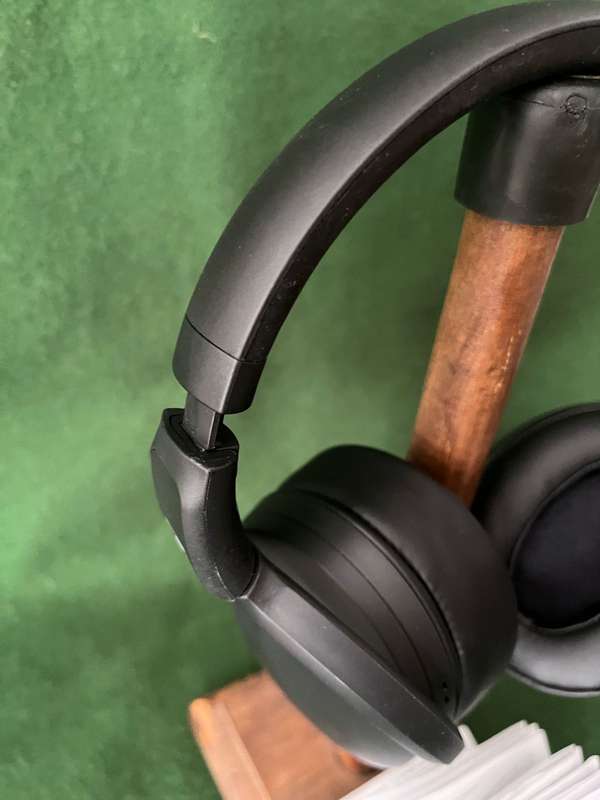 Sennhauser HD 350Bt Model