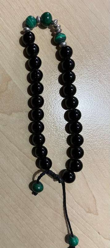 Onyx stone bracelet - beautiful adjustable onyx bracelet - great condition