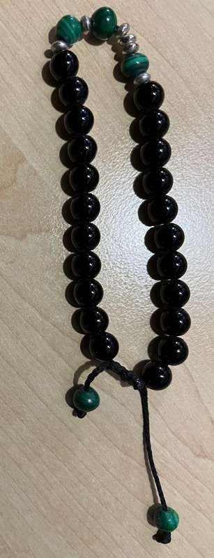 Onyx stone bracelet - beautiful adjustable onyx bracelet - great condition
