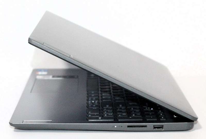 Lenovo IdeaPad 3 AMD Ryzen 5 3500U @2.10GHz,8GB Ram,512GB SSD  AMD Radeon Vega 8 Graphics , FHD