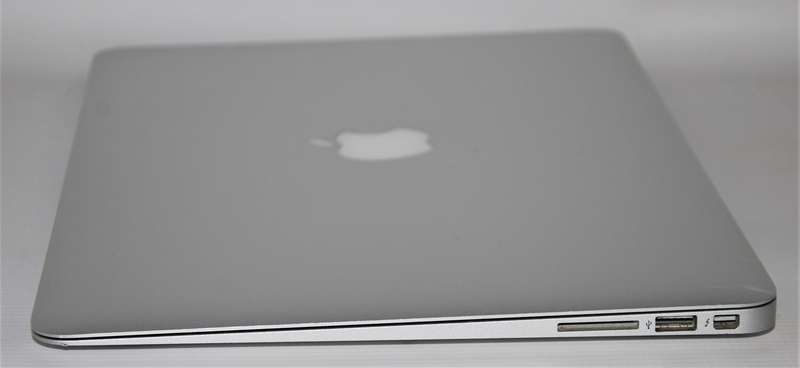 MACBOOK AIR ,CORE I5-4260U,1.40GHz,4GB RAM ,256GB SSD WITH MICROSOFT OFFICE , FINAL CUT PRO , ADOBE