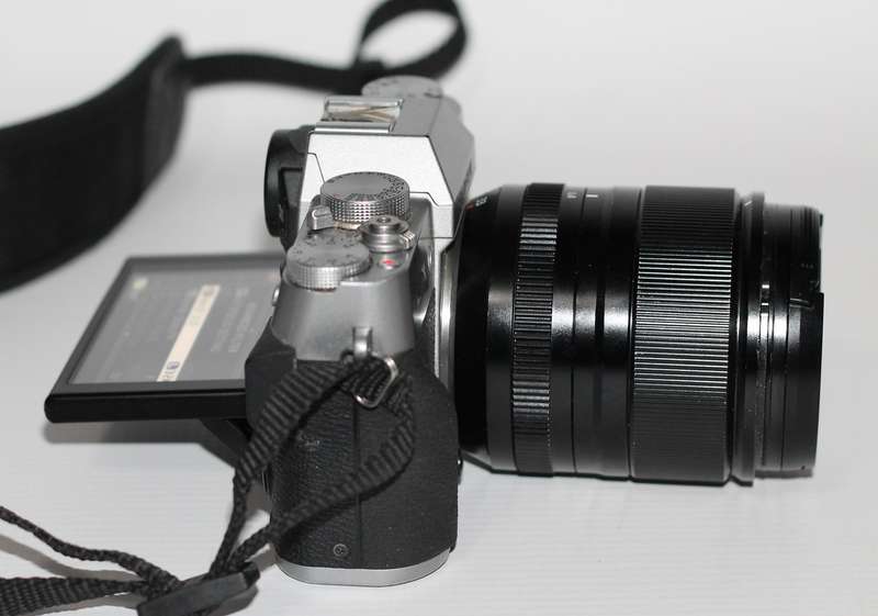 Fujifilm X-T10 Body Black Mirrorless Digital Camera With  Fujifilm XF 33mm f/1.4 R LM WR Lens
