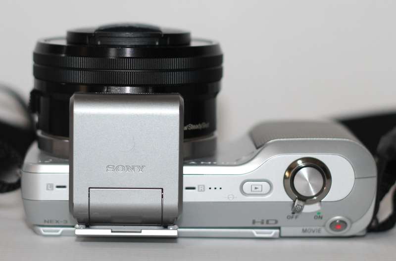 Sony Alpha NEX-3 Digital Camera 14.2MP With Sony E 16-50mm f/3.5-5.6 OSS PZ