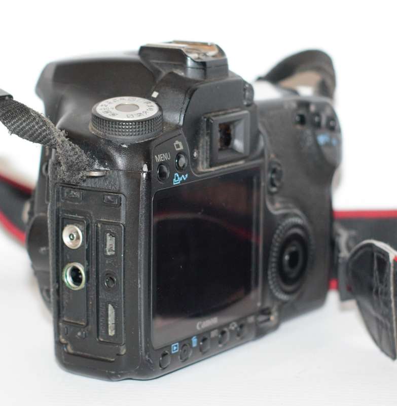 Canon EOS 50D 15MP DSLR ( BODY)