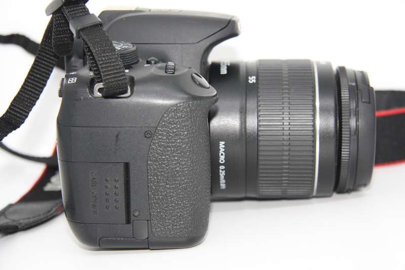CANON 700D 18MP DIGITAL CAMERA . WITH 18-55MM III ZOOM LENS