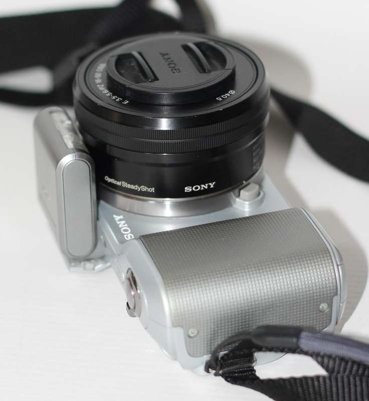 Sony Alpha NEX-3 Digital Camera 14.2MP With Sony E 16-50mm f/3.5-5.6 OSS PZ