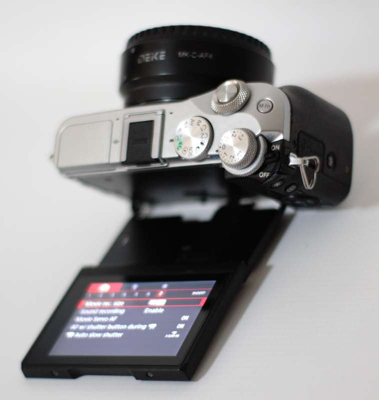 Canon EOS M6 24.2MP WITH Meike MK-C-AF4 EF to M Autofocus Adapter , CHARGER