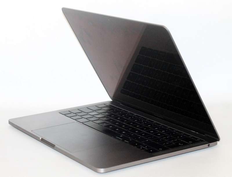 Apple MacBook Pro  Intel Core i5-7360U @2.30GHz ,8GB RAM, 128GB SSD  13.3, WQXGA (2560 x 1600), IPS