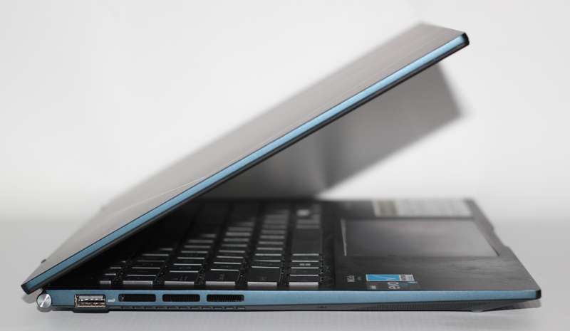 ASUS Zenbook 14 OLED UX3402 Notebook PC  Core i7-1360P  / 16GB RAM / 1TB SSD / 14.0 WQXGA+ OLED