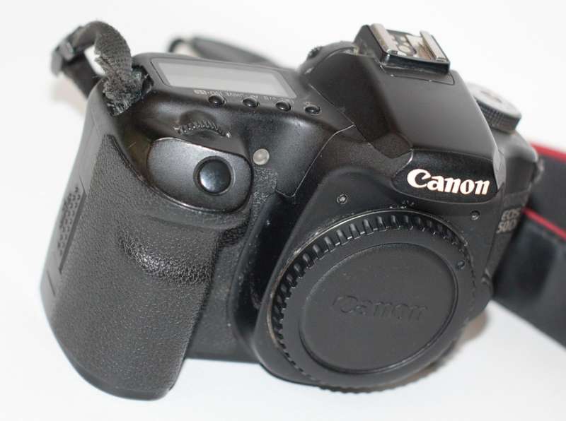 Canon EOS 50D 15MP DSLR ( BODY)