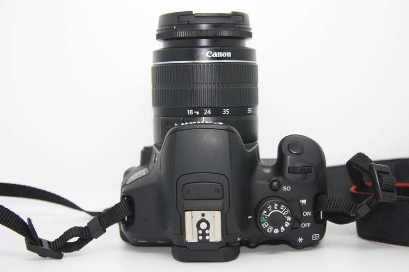 CANON 700D 18MP DIGITAL CAMERA . WITH 18-55MM III ZOOM LENS