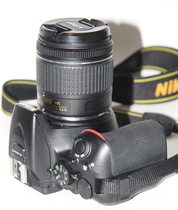 Nikon D5600 , 24MP DSLR ,FULL HD MOVIES ,WITH 18-55mm DX VR Lens, VERY LOW SHUTTER OF 2056