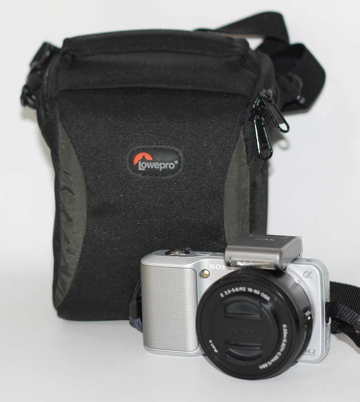 Sony Alpha NEX-3 Digital Camera 14.2MP With Sony E 16-50mm f/3.5-5.6 OSS PZ