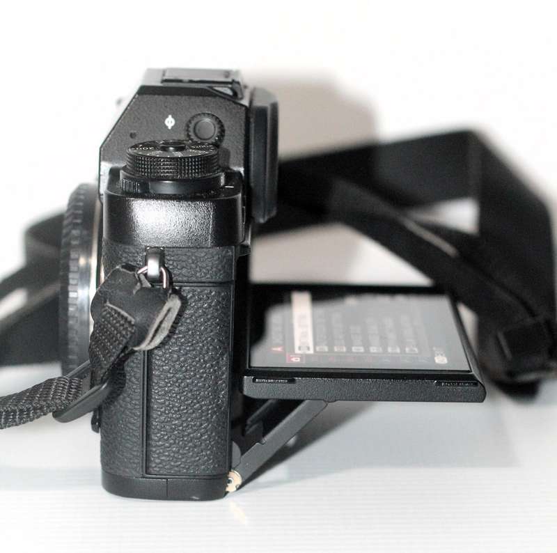 Fujifilm X-T1 16 MP Mirrorless Digital Camera with 3.0-Inch LCD (Body Only) (Weather Resistant)