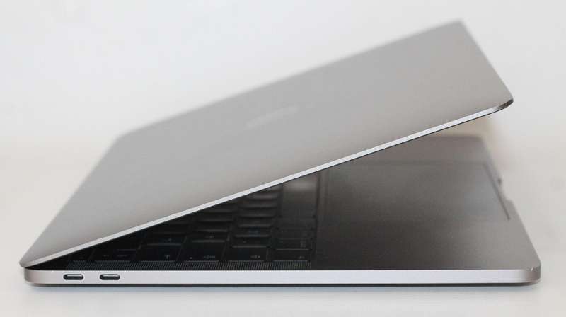 Apple MacBook Pro  Intel Core i5-7360U @2.30GHz ,8GB RAM, 128GB SSD  13.3, WQXGA (2560 x 1600), IPS