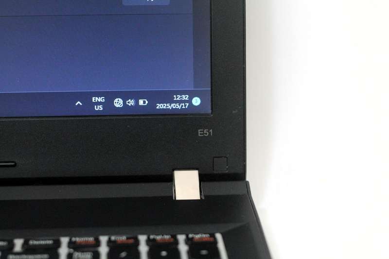 Lenovo E51-80 , Intel Core i7-6500U,  8GB RAM, 256GB SSD, 2GB AMD Radeon R5 M330 GDDR5, 15.6" HD