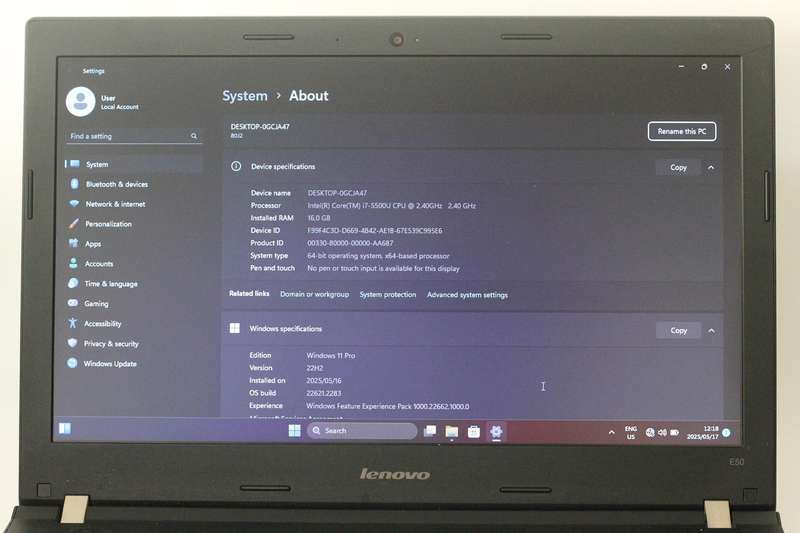Lenovo E50  Intel Core i5-7500U @2.40GHz, 16GB Ram,  256GB SSD, 2GB AMD ATI Pro R5 M330, 15" HD