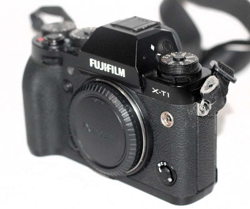 Fujifilm X-T1 16 MP Mirrorless Digital Camera with 3.0-Inch LCD (Body Only) (Weather Resistant)