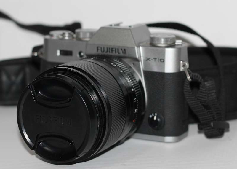 Fujifilm X-T10 Body Black Mirrorless Digital Camera With  Fujifilm XF 33mm f/1.4 R LM WR Lens