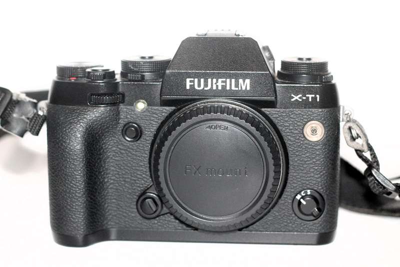 Fujifilm X-T1 16 MP Mirrorless Digital Camera with 3.0-Inch LCD (Body Only) (Weather Resistant)
