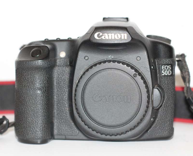 Canon EOS 50D 15MP DSLR ( BODY)