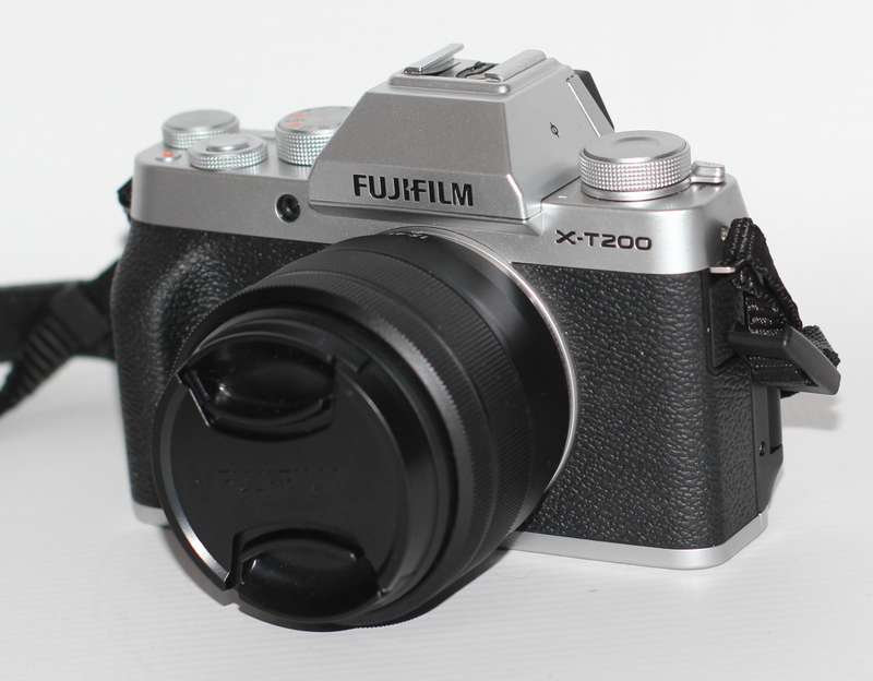 Fujifilm X-T200 Mirrorless Digital Camera with 15-45mm Lens