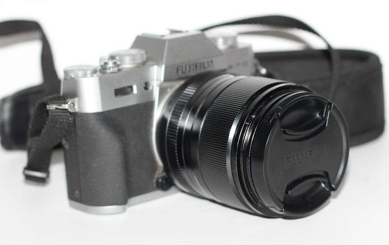 Fujifilm X-T10 Body Black Mirrorless Digital Camera With  Fujifilm XF 33mm f/1.4 R LM WR Lens