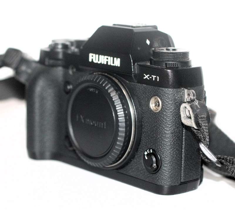 Fujifilm X-T1 16 MP Mirrorless Digital Camera with 3.0-Inch LCD (Body Only) (Weather Resistant)