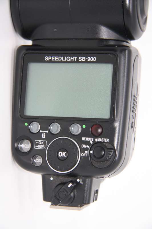 Nikon SB-900 AF Speedlight Flash for Nikon Digital SLR Cameras