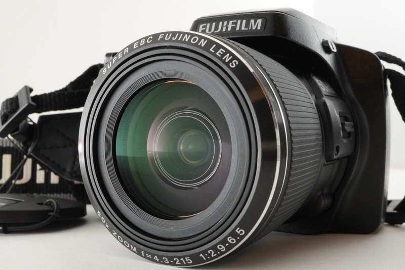 Fujifilm FinePix S9200 16MP Digital Camera with 3.0-Inch LCD (Black)