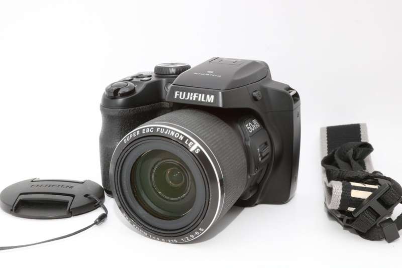 Fujifilm FinePix S9200 16MP Digital Camera with 3.0-Inch LCD (Black)