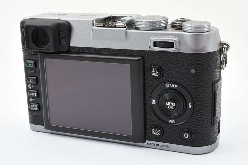 Fujifilm X100S 16 MP Digital Camera with 2.8-Inch LCD (Silver)