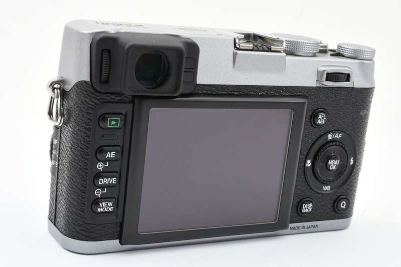 Fujifilm X100S 16 MP Digital Camera with 2.8-Inch LCD (Silver)