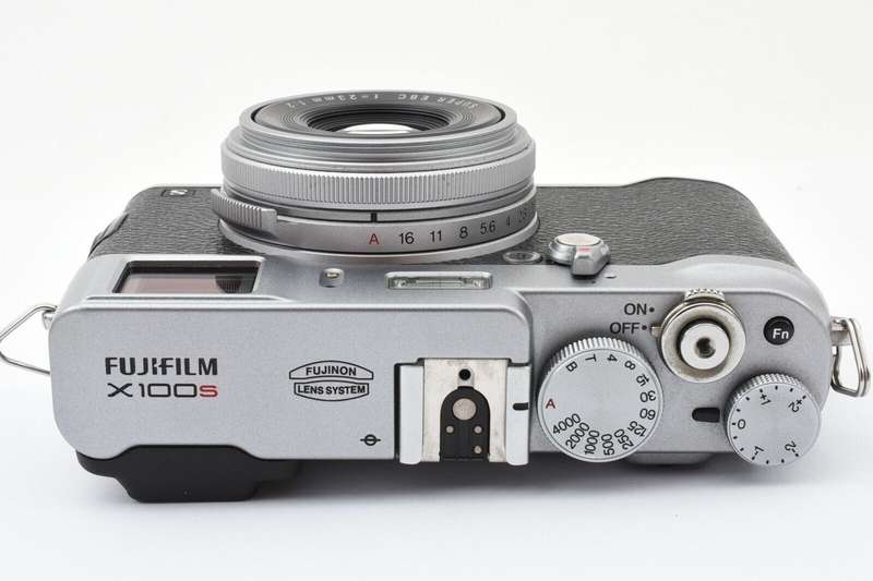 Fujifilm X100S 16 MP Digital Camera with 2.8-Inch LCD (Silver)