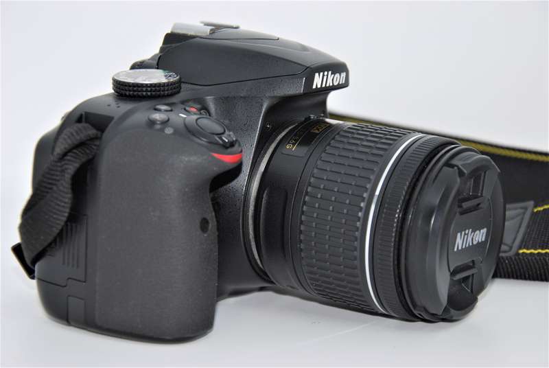 Nikon D3400 24MP DSLR ,FULL HD MOVIES with AF-P 18-55mm Lens ,VERY GOOD CONDITION. LOW SHUTTER(2050)