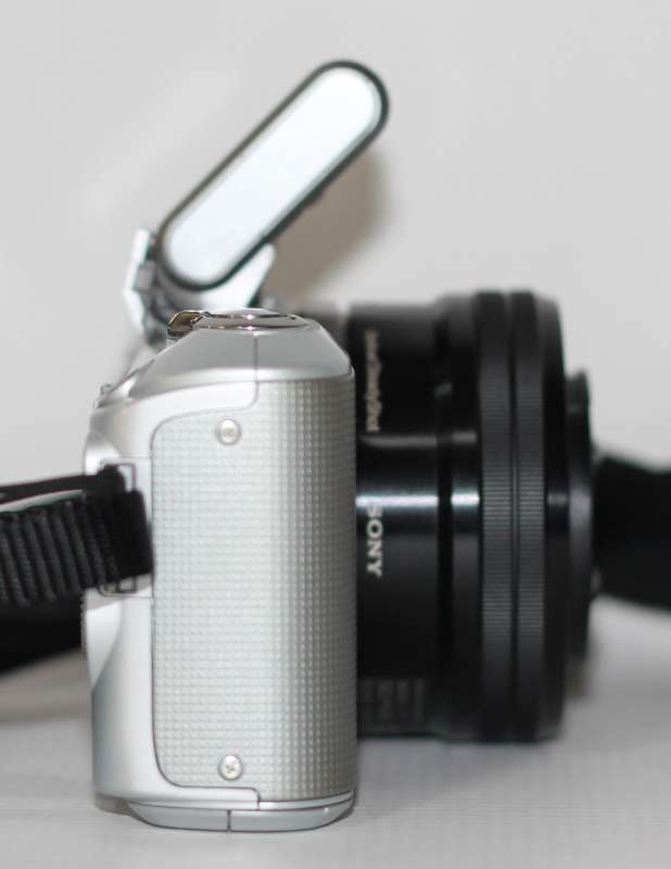 Sony Alpha NEX-3 Digital Camera 14.2MP With Sony E 16-50mm f/3.5-5.6 OSS PZ