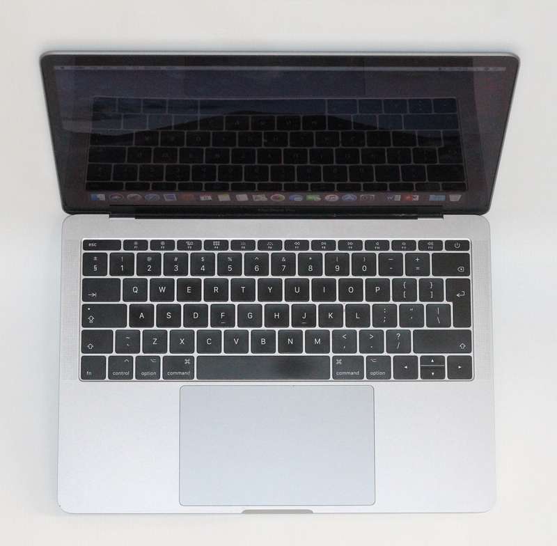 Apple MacBook Pro  Intel Core i5-7360U @2.30GHz ,8GB RAM, 128GB SSD  13.3, WQXGA (2560 x 1600), IPS