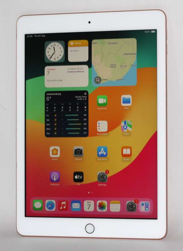 Apple  iPad 6th Gen 9.7-inch Wi-Fi 128GB