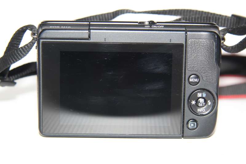 Canon EOS M10 Mirrorless Camera + 15-45mm EF-M Lens