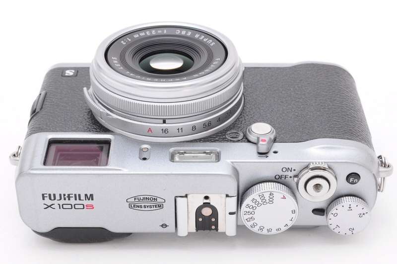Fujifilm X100S 16 MP Digital Camera with 2.8-Inch LCD (Silver)