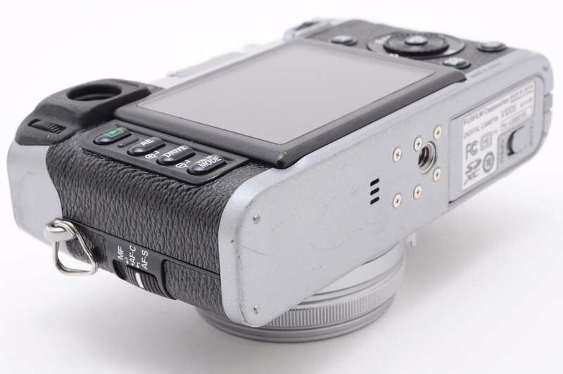 Fujifilm X100S 16 MP Digital Camera with 2.8-Inch LCD (Silver)