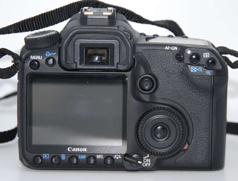 Canon EOS 40D 10.1MP Digital SLR Camera with EF 18-55mm Canon Zoom Lens IN VERY GOOD CONDITION