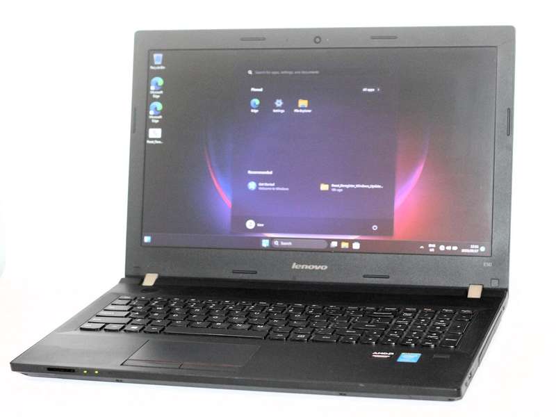 Lenovo E50  Intel Core i5-7500U @2.40GHz, 16GB Ram,  256GB SSD, 2GB AMD ATI Pro R5 M330, 15" HD