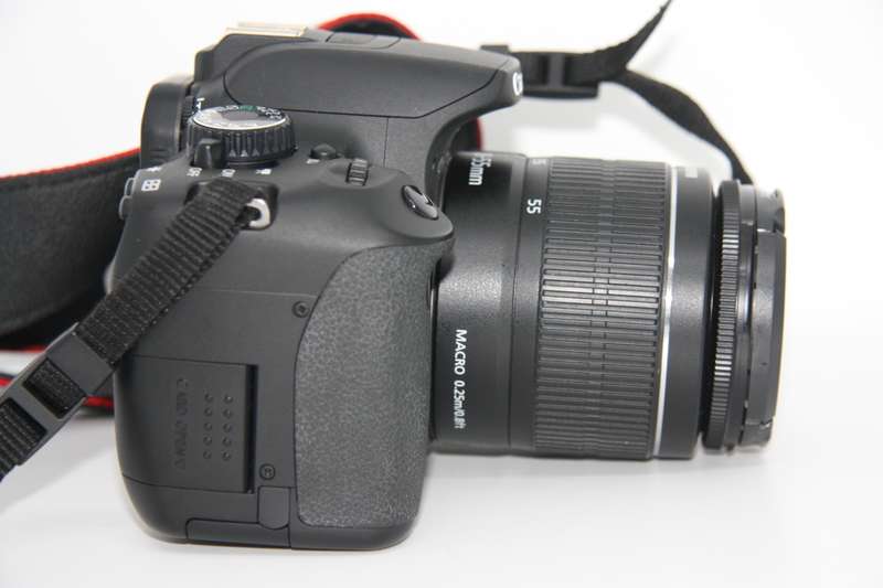 CANON EOS 650D, 18MP DSLR ,FULL HD MOVIES, 18-55MM III ZOOM LENS AND CANON BAG