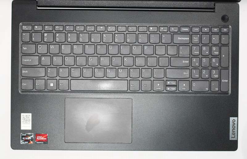 Lenovo V15 G4 AMD Ryzen 3 7320U 2.40GHz, 8GB Ram , 256GB SSD ,15.6" Full HD (1920x1080) Windows 11