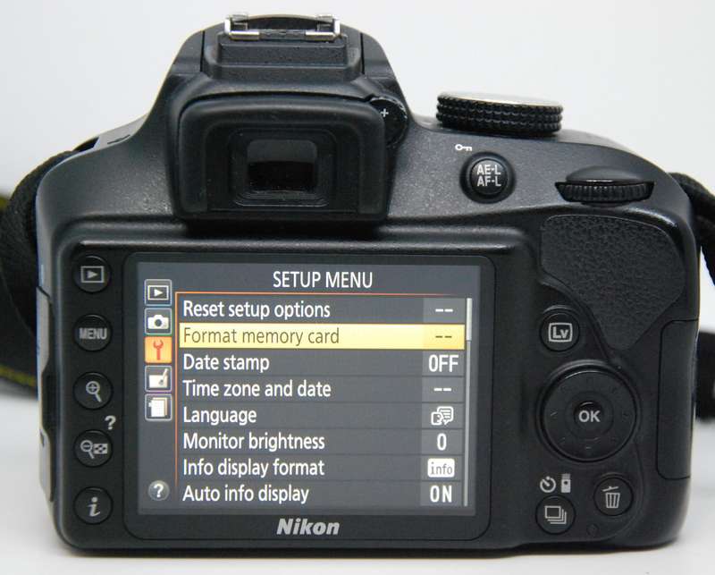 Nikon D3400 24MP DSLR ,FULL HD MOVIES with AF-P 18-55mm Lens ,VERY GOOD CONDITION. LOW SHUTTER(2050)
