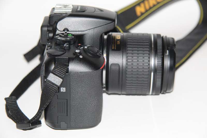 Nikon D5600 , 24MP DSLR ,FULL HD MOVIES ,WITH 18-55mm DX VR Lens, VERY LOW SHUTTER OF 2056