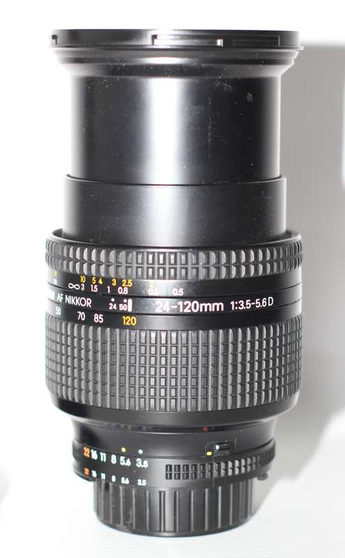 Nikkor 24-120mm f/3.5-5.6D IF AF lens